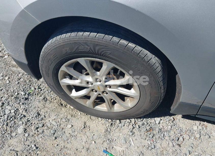 Photo 6 of 2020 Chevrolet Equinox FWD LT 1.5L TURBO (VIN 2GNAXKEV1L6192757)