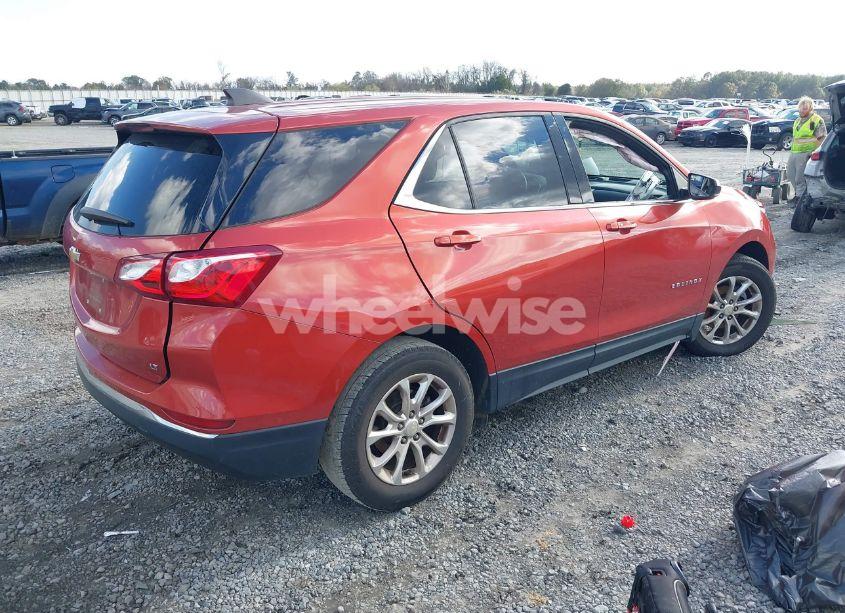 Photo 4 of 2020 Chevrolet Equinox FWD LT 1.5L TURBO (VIN 2GNAXKEV1L6193763)