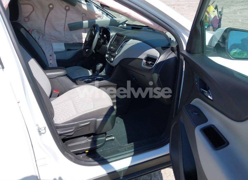 Photo 5 of 2021 Chevrolet Equinox FWD LT (VIN 2GNAXKEV1M6112164)