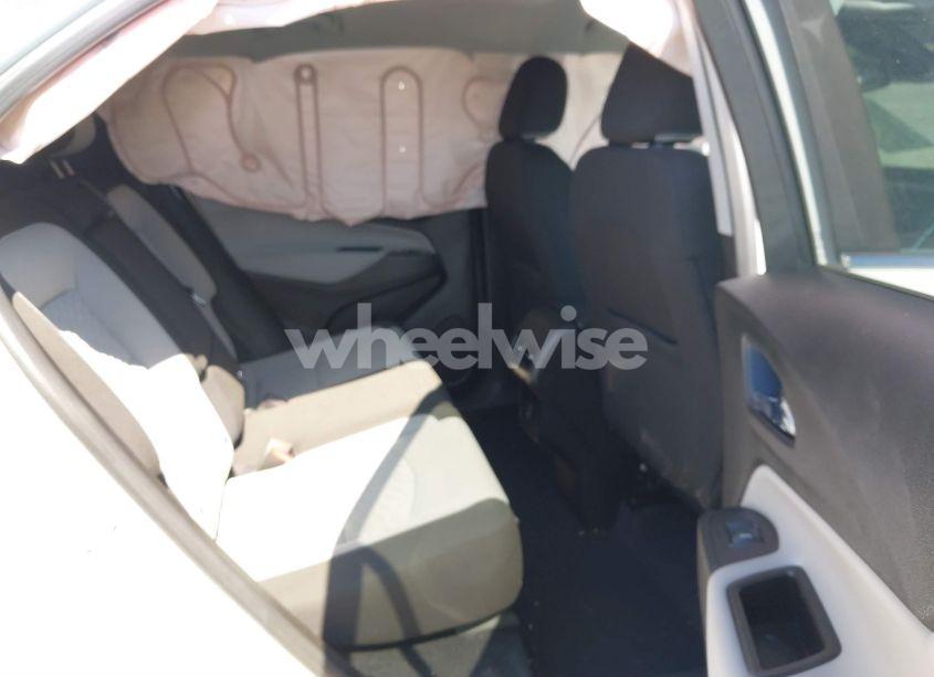 Photo 8 of 2021 Chevrolet Equinox FWD LT (VIN 2GNAXKEV1M6112164)