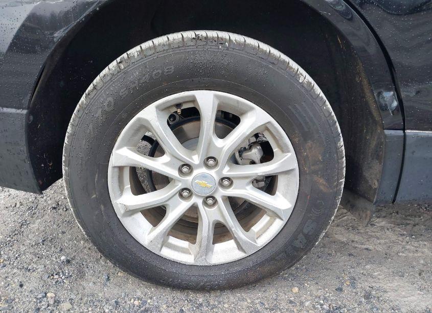 Photo 12 of 2021 Chevrolet Equinox FWD LT (VIN 2GNAXKEV1M6112584)