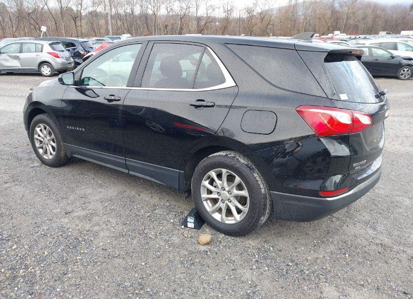 Photo 3 of 2021 Chevrolet Equinox FWD LT (VIN 2GNAXKEV1M6112584)