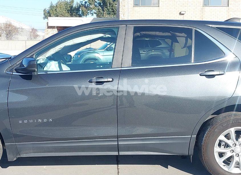 Photo 14 of 2021 Chevrolet Equinox FWD LT (VIN 2GNAXKEV1M6146492)