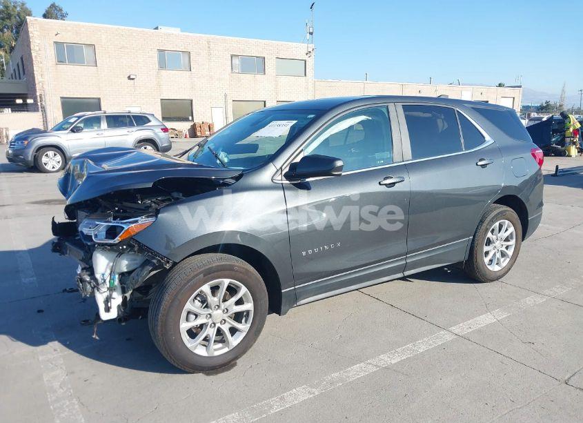Photo 2 of 2021 Chevrolet Equinox FWD LT (VIN 2GNAXKEV1M6146492)