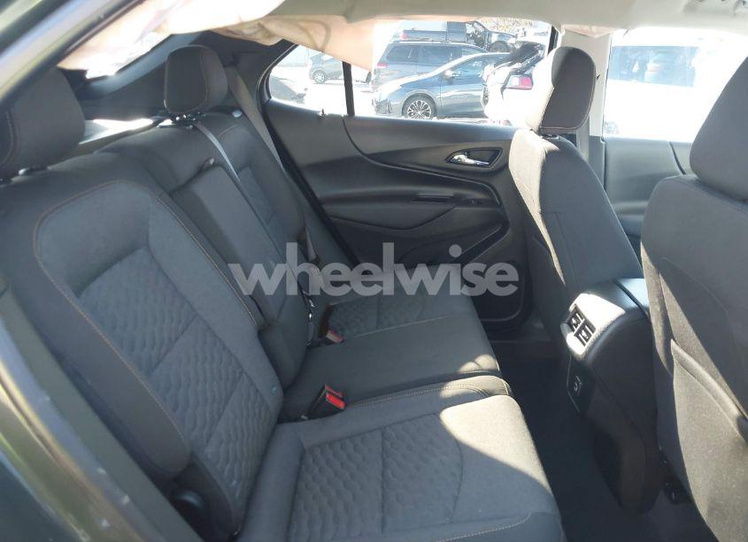 Photo 8 of 2021 Chevrolet Equinox FWD LT (VIN 2GNAXKEV1M6146492)