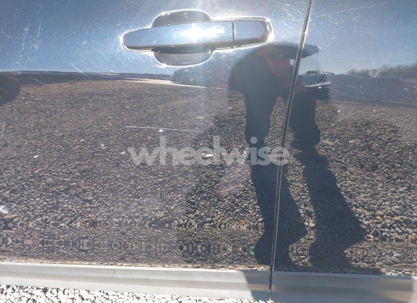 Photo 20 of 2021 Chevrolet Equinox FWD LT (VIN 2GNAXKEV1M6159503)