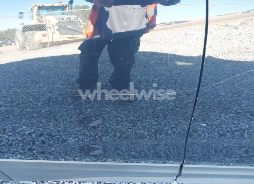 Photo 21 of 2021 Chevrolet Equinox FWD LT (VIN 2GNAXKEV1M6159503)