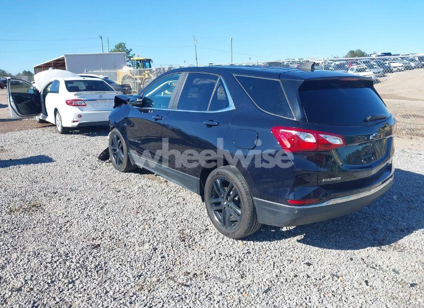 Photo 3 of 2021 Chevrolet Equinox FWD LT (VIN 2GNAXKEV1M6159503)