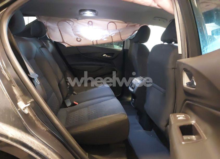 Photo 8 of 2022 Chevrolet Equinox FWD LT (VIN 2GNAXKEV1N6128723)