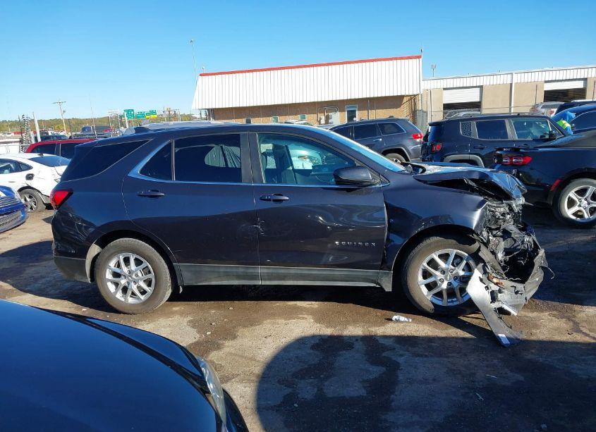 Photo 13 of 2022 Chevrolet Equinox FWD LT (VIN 2GNAXKEV1N6132819)