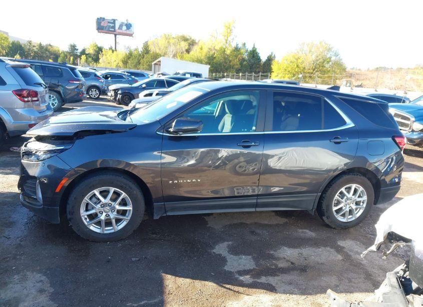 Photo 14 of 2022 Chevrolet Equinox FWD LT (VIN 2GNAXKEV1N6132819)