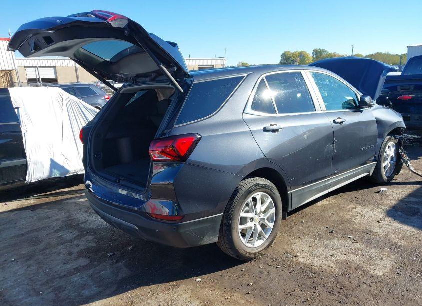 Photo 4 of 2022 Chevrolet Equinox FWD LT (VIN 2GNAXKEV1N6132819)