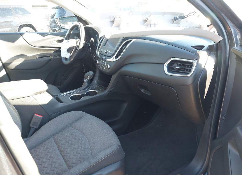 Photo 5 of 2022 Chevrolet Equinox FWD LT (VIN 2GNAXKEV1N6132819)