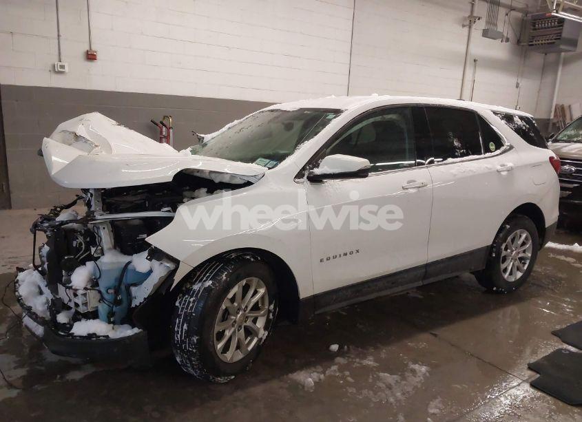Photo 2 of 2019 Chevrolet Equinox LT (VIN 2GNAXKEV2K6100876)