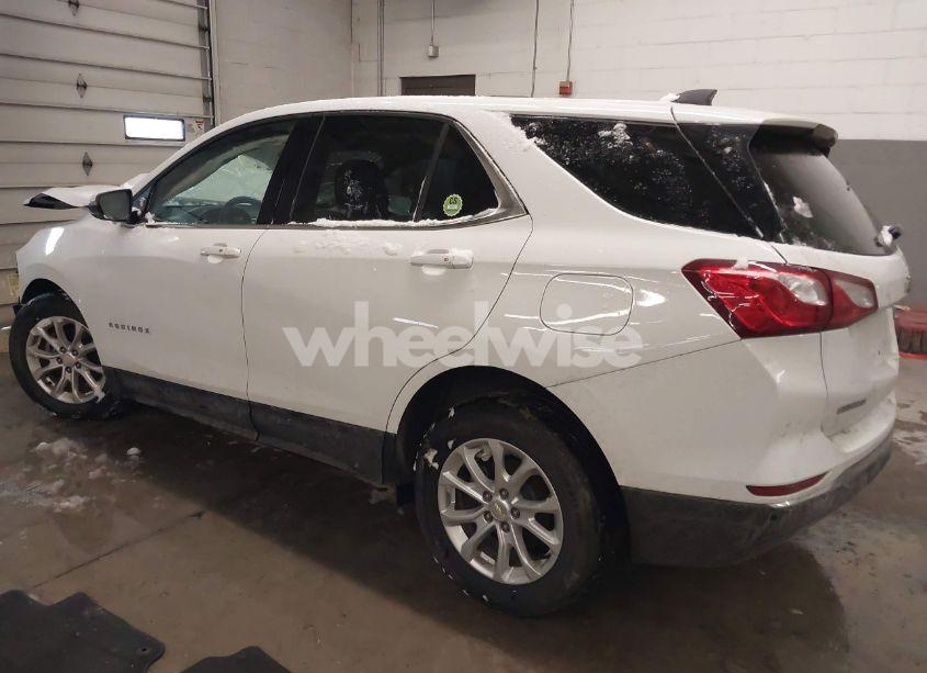 Photo 3 of 2019 Chevrolet Equinox LT (VIN 2GNAXKEV2K6100876)