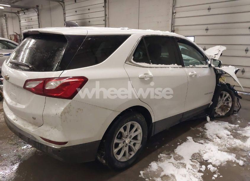 Photo 4 of 2019 Chevrolet Equinox LT (VIN 2GNAXKEV2K6100876)