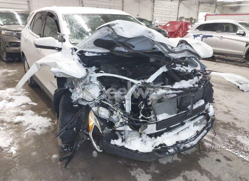 Photo 6 of 2019 Chevrolet Equinox LT (VIN 2GNAXKEV2K6100876)