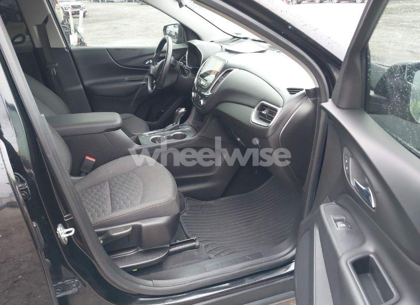 Photo 5 of 2019 Chevrolet Equinox LT (VIN 2GNAXKEV2K6148877)