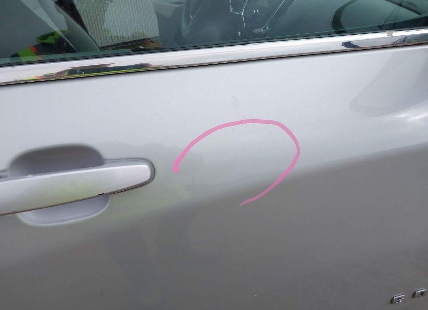 Photo 19 of 2019 Chevrolet Equinox LT (VIN 2GNAXKEV2K6282174)