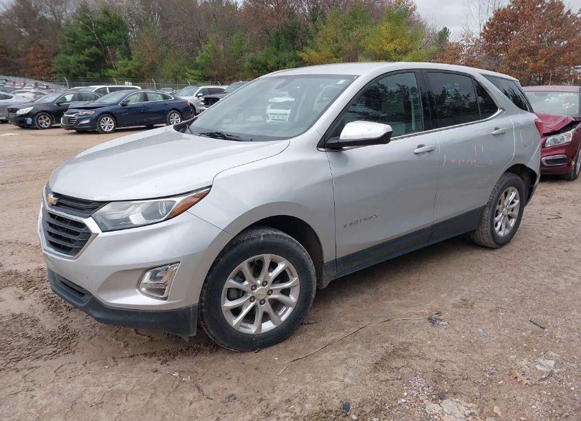 Photo 2 of 2019 Chevrolet Equinox LT (VIN 2GNAXKEV2K6282174)