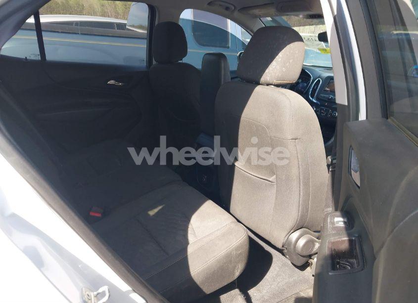 Photo 8 of 2020 Chevrolet Equinox FWD LT 1.5L TURBO (VIN 2GNAXKEV2L6170198)