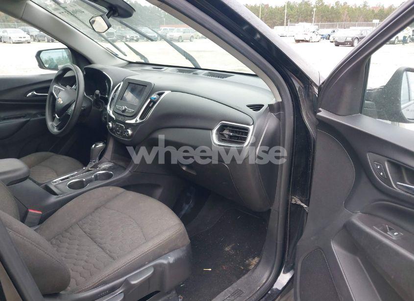 Photo 5 of 2020 Chevrolet Equinox FWD LT 1.5L TURBO (VIN 2GNAXKEV2L6239147)