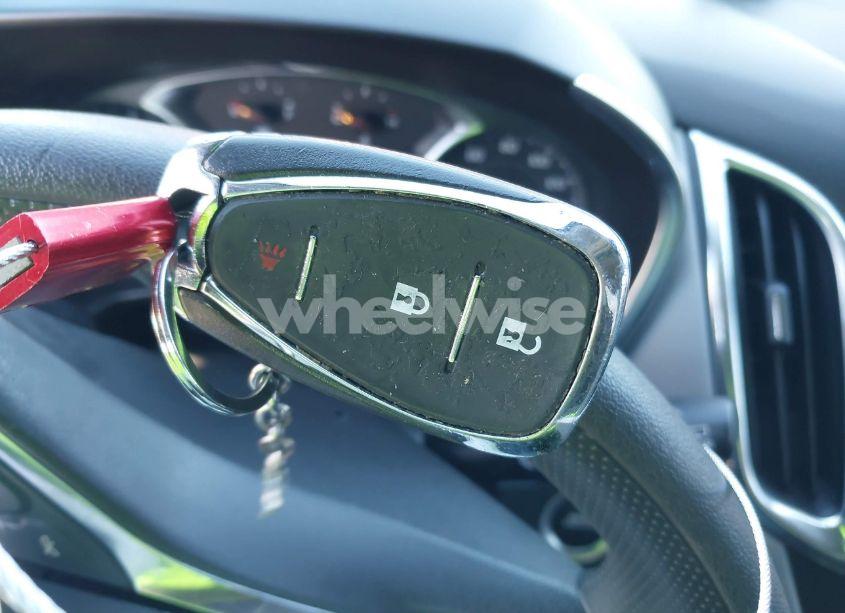 Photo 11 of 2021 Chevrolet Equinox FWD LT (VIN 2GNAXKEV2M6129264)