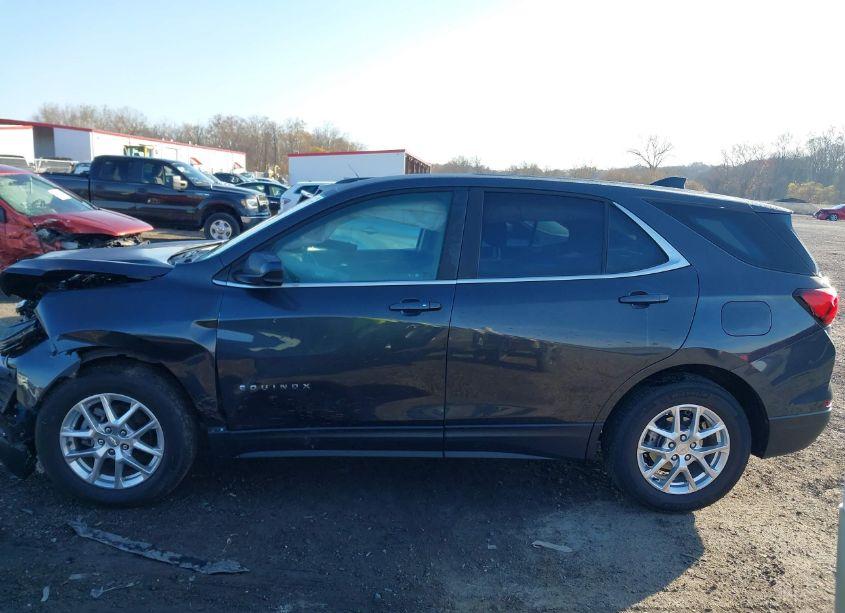 Photo 14 of 2022 Chevrolet Equinox FWD LT (VIN 2GNAXKEV2N6107430)