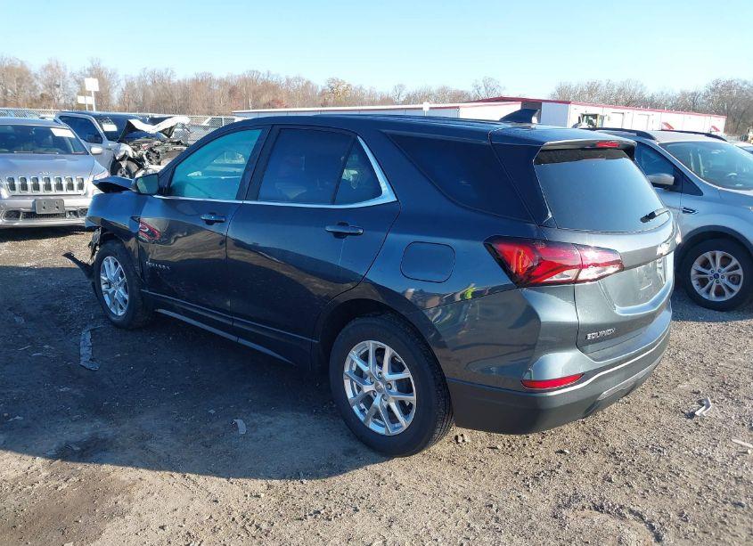 Photo 3 of 2022 Chevrolet Equinox FWD LT (VIN 2GNAXKEV2N6107430)