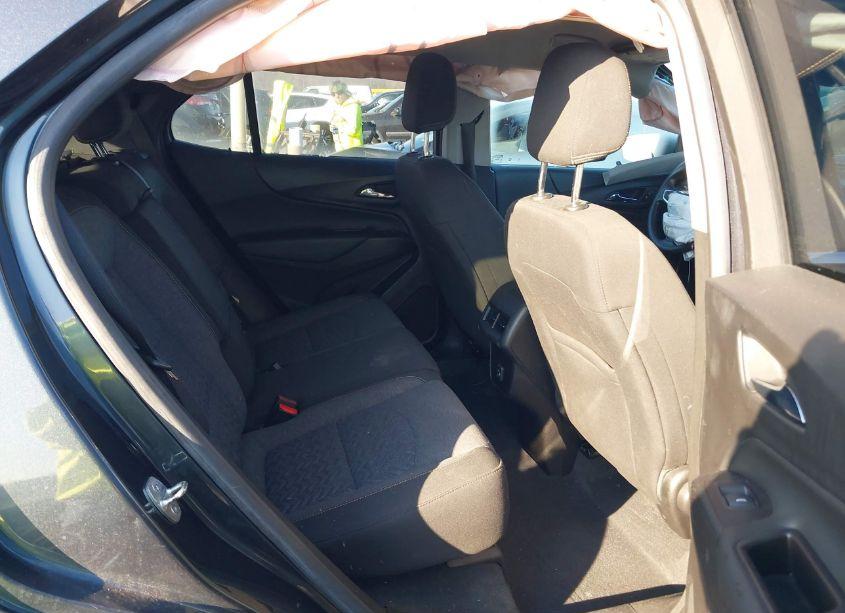 Photo 8 of 2022 Chevrolet Equinox FWD LT (VIN 2GNAXKEV2N6107430)