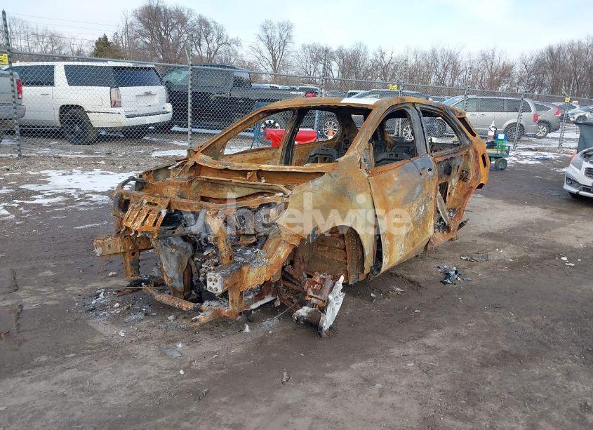 Photo 2 of 2019 Chevrolet Equinox LT (VIN 2GNAXKEV3K6101745)