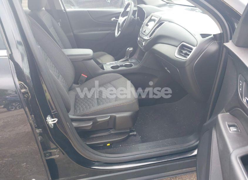 Photo 5 of 2019 Chevrolet Equinox LT (VIN 2GNAXKEV3K6195058)