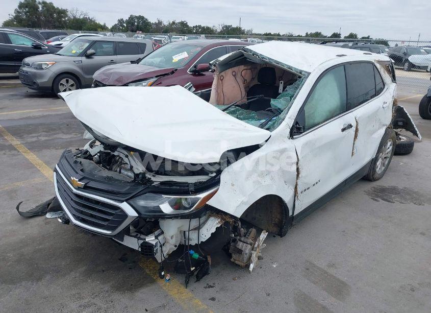 Photo 2 of 2019 Chevrolet Equinox LT (VIN 2GNAXKEV3K6197313)