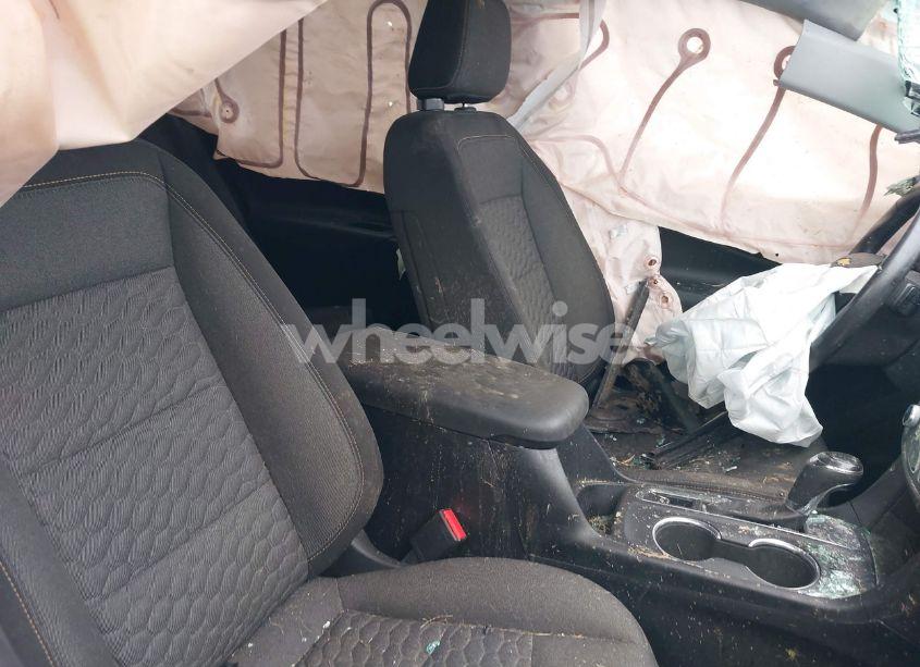 Photo 5 of 2019 Chevrolet Equinox LT (VIN 2GNAXKEV3K6197313)