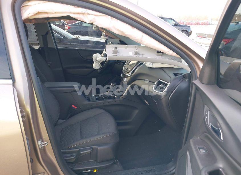 Photo 5 of 2019 Chevrolet Equinox LT (VIN 2GNAXKEV3K6233081)