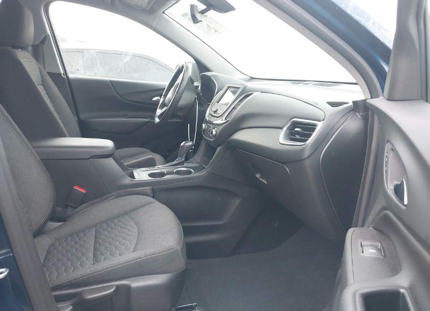 Photo 5 of 2019 Chevrolet Equinox LT (VIN 2GNAXKEV3K6290235)