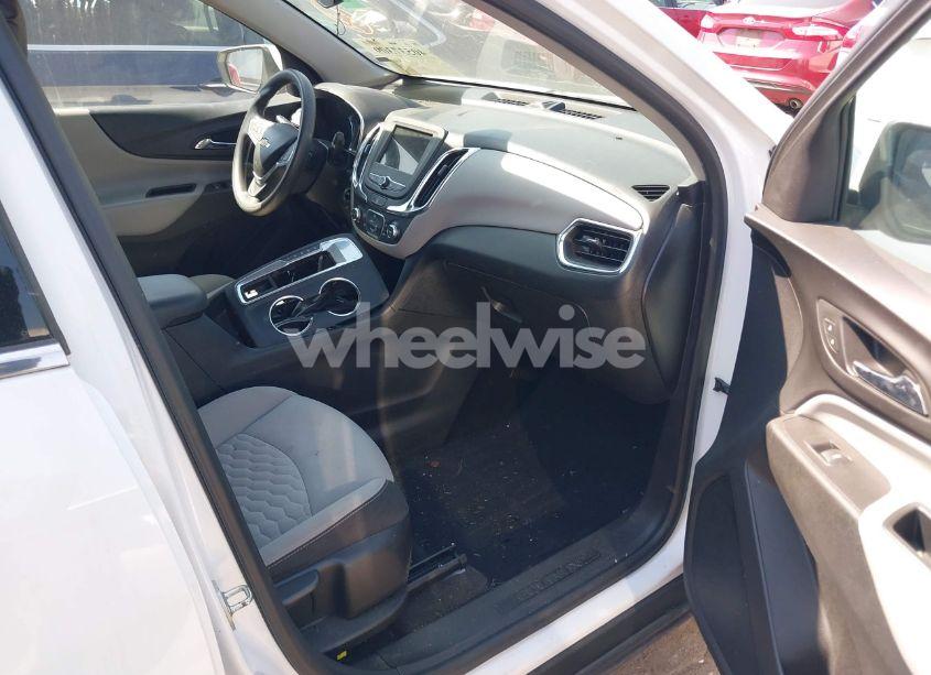 Photo 5 of 2019 Chevrolet Equinox LT (VIN 2GNAXKEV3K6305445)