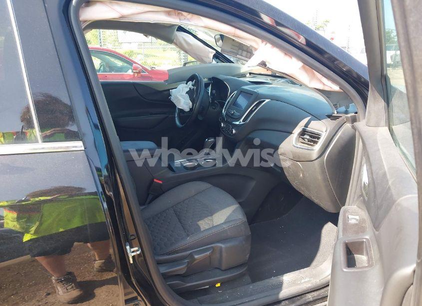 Photo 5 of 2020 Chevrolet Equinox FWD LT 1.5L TURBO (VIN 2GNAXKEV3L6193912)