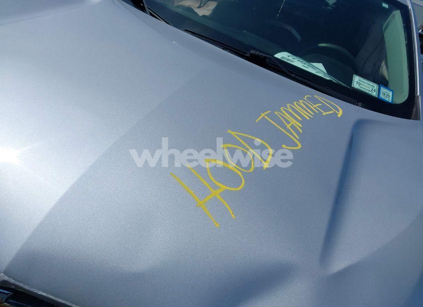 Photo 10 of 2020 Chevrolet Equinox FWD LT 1.5L TURBO (VIN 2GNAXKEV3L6226178)