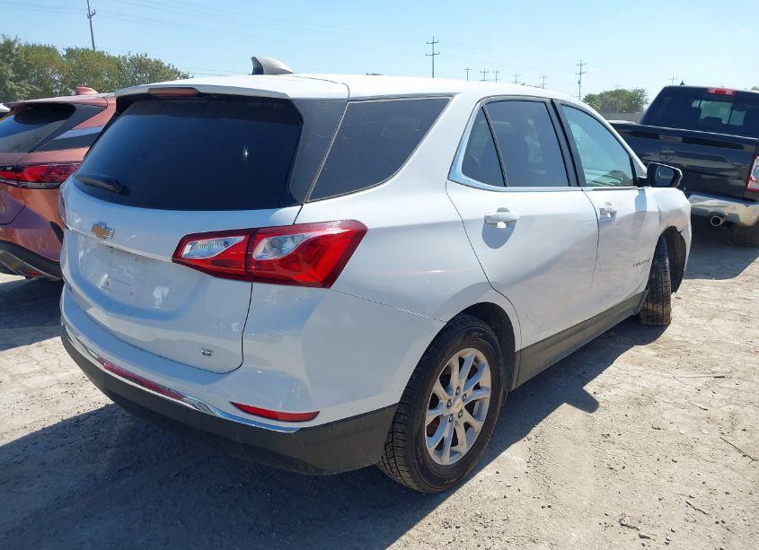 Photo 4 of 2021 Chevrolet Equinox FWD LT (VIN 2GNAXKEV3M6107788)