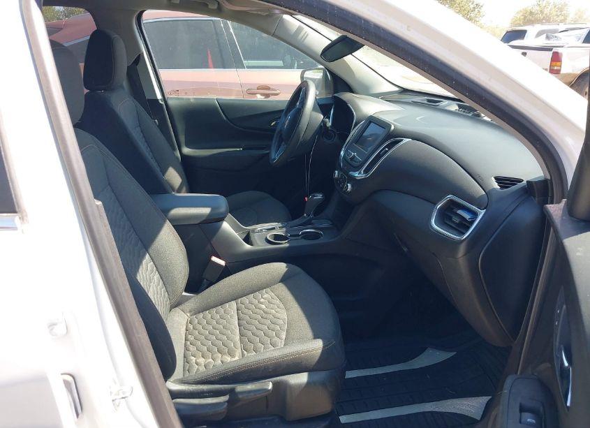 Photo 5 of 2021 Chevrolet Equinox FWD LT (VIN 2GNAXKEV3M6107788)