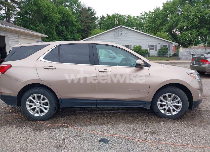 Photo 13 of 2019 Chevrolet Equinox LT (VIN 2GNAXKEV4K6160044)