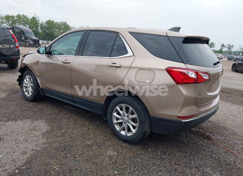 Photo 3 of 2019 Chevrolet Equinox LT (VIN 2GNAXKEV4K6160044)