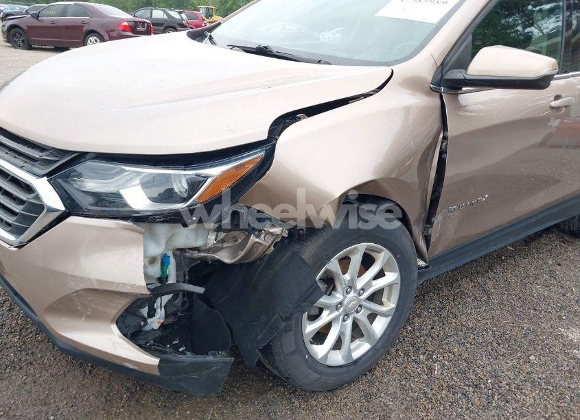 Photo 6 of 2019 Chevrolet Equinox LT (VIN 2GNAXKEV4K6160044)