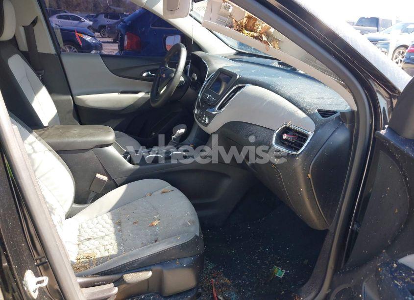 Photo 5 of 2019 Chevrolet Equinox LT (VIN 2GNAXKEV4K6168242)