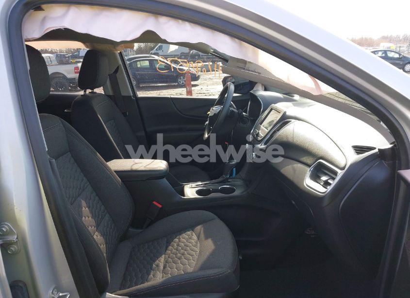 Photo 5 of 2019 Chevrolet Equinox LT (VIN 2GNAXKEV4K6211459)