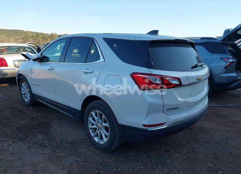 Photo 3 of 2019 Chevrolet Equinox LT (VIN 2GNAXKEV4K6234305)