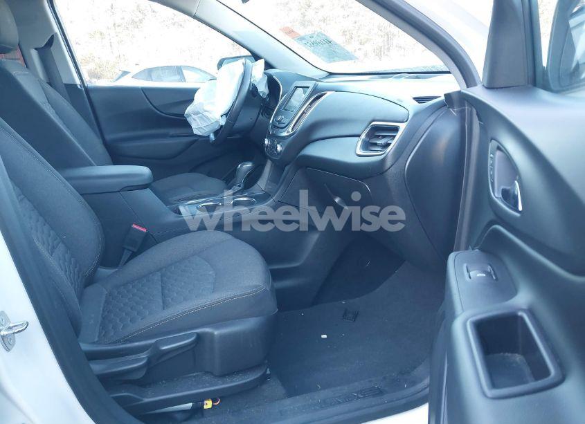 Photo 5 of 2019 Chevrolet Equinox LT (VIN 2GNAXKEV4K6234305)