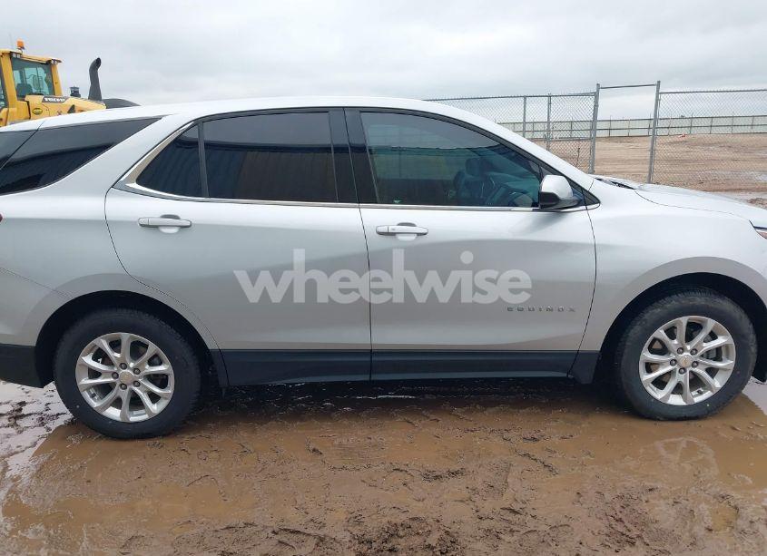 Photo 13 of 2020 Chevrolet Equinox FWD LT 1.5L TURBO (VIN 2GNAXKEV4L6138871)