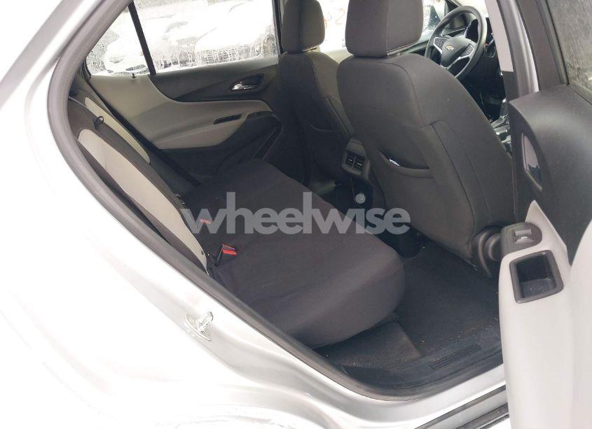 Photo 8 of 2020 Chevrolet Equinox FWD LT 1.5L TURBO (VIN 2GNAXKEV4L6144797)